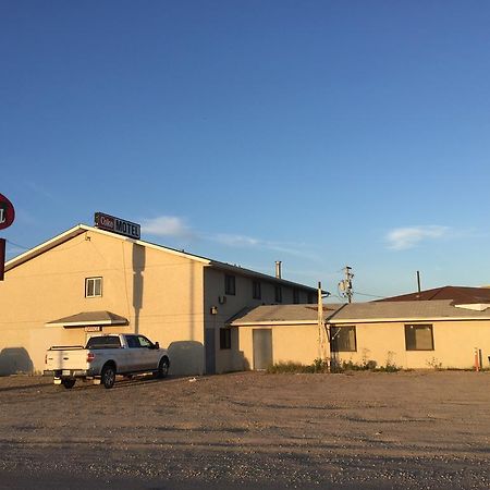 Wakiki Motel & Lounge Meadow Lake Exterior photo